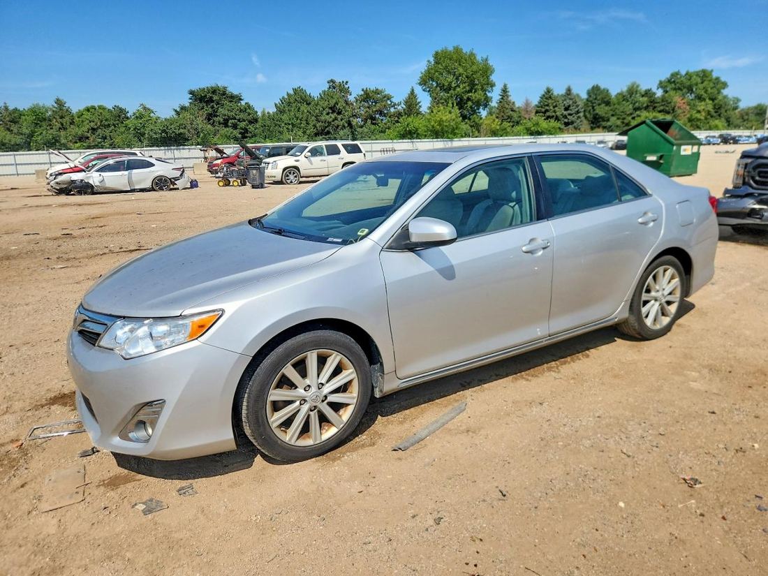 2014 TOYOTA CAMRY