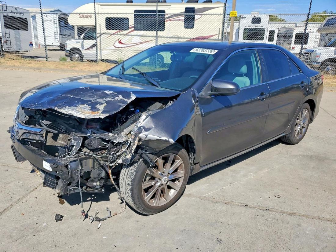 2013 TOYOTA CAMRY