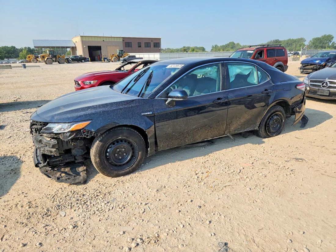 2018 TOYOTA CAMRY