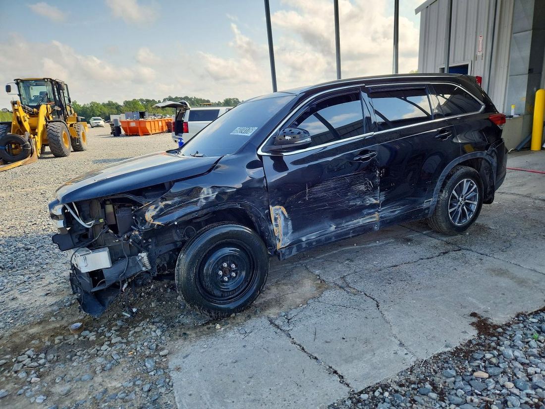 2017 TOYOTA HIGHLANDER