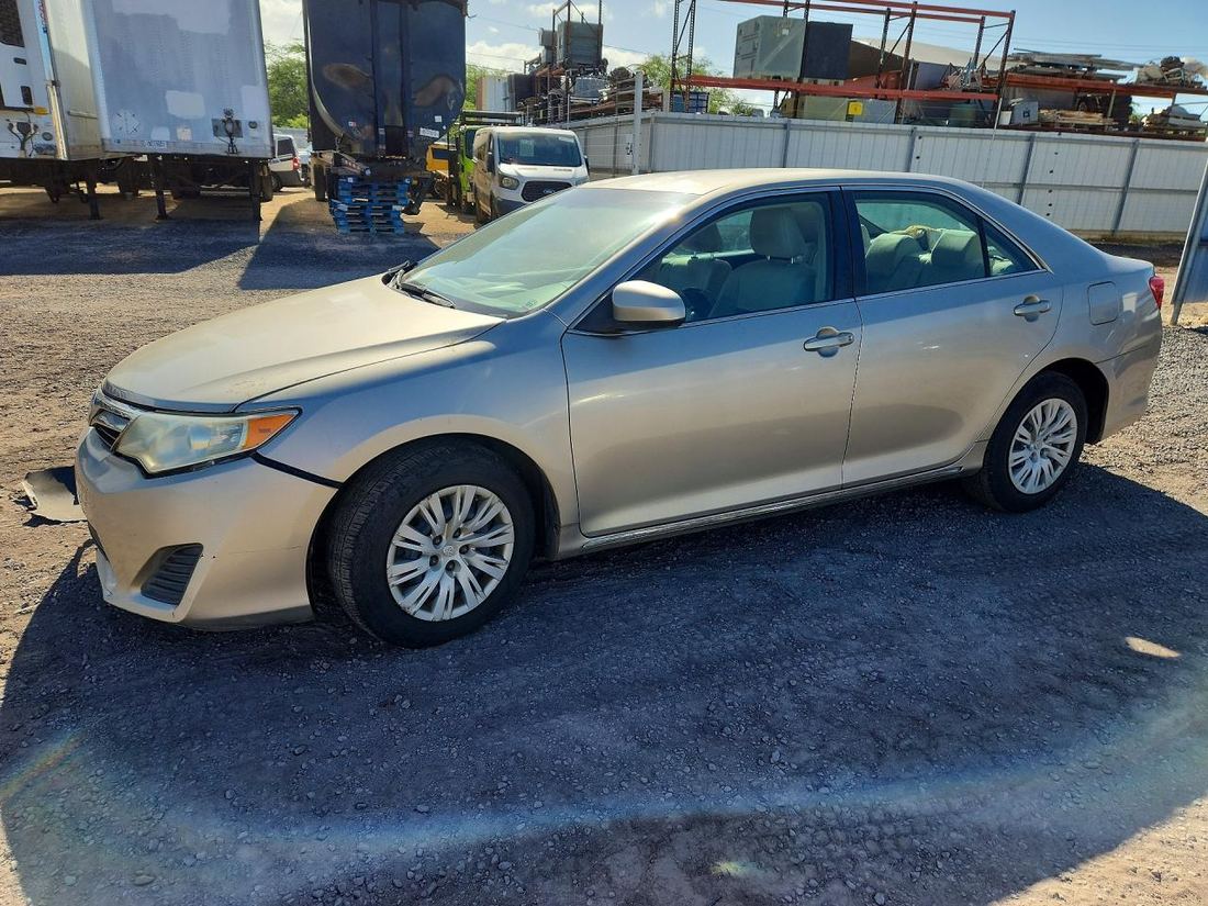 2014 TOYOTA CAMRY