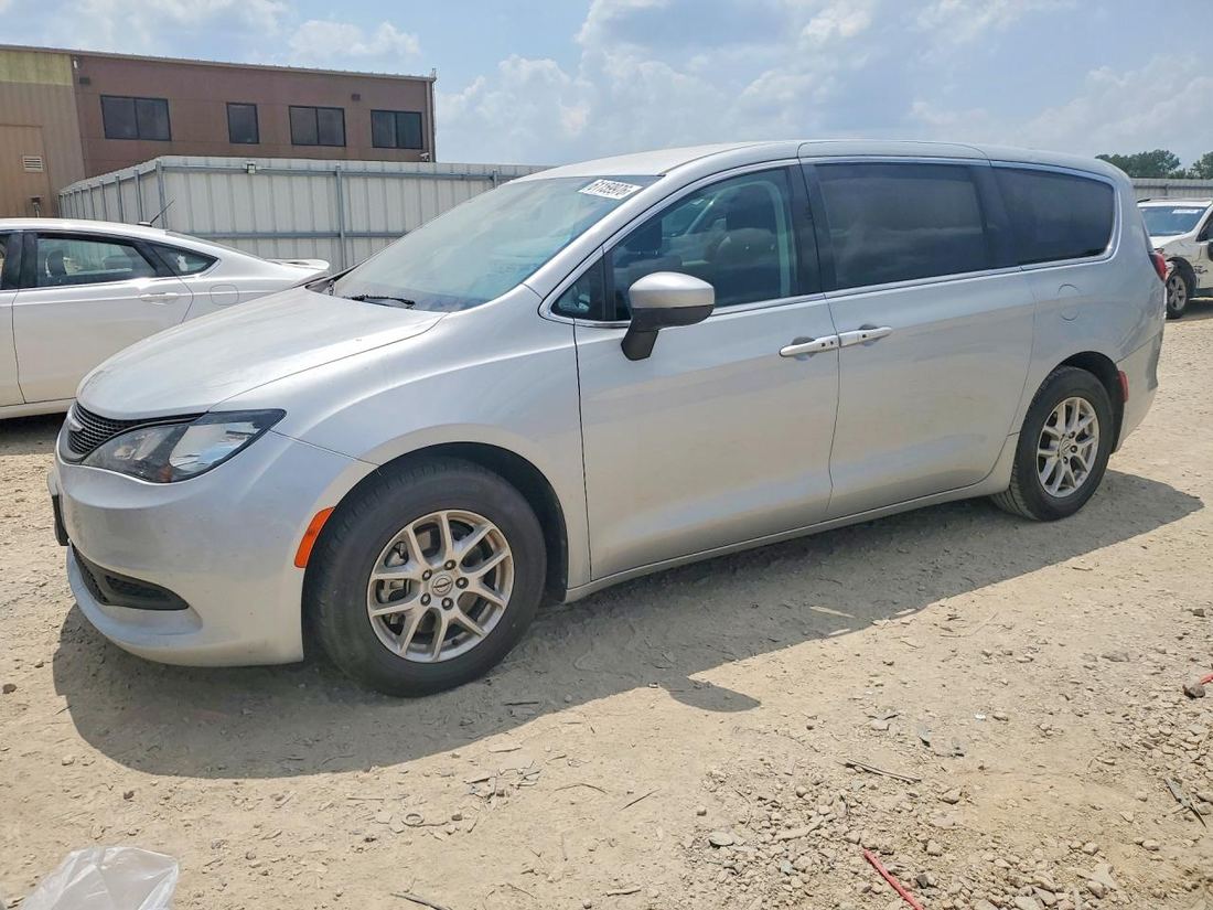 2022 CHRYSLER VOYAGER