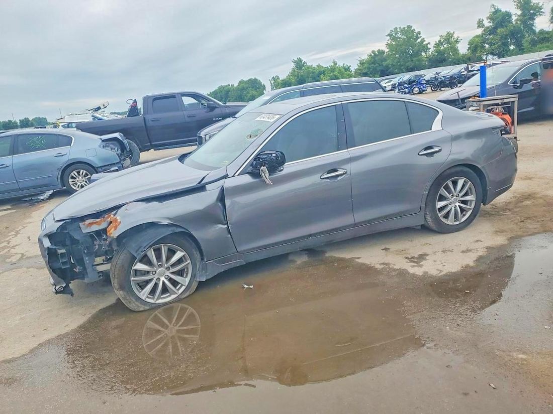 2016 INFINITI Q50