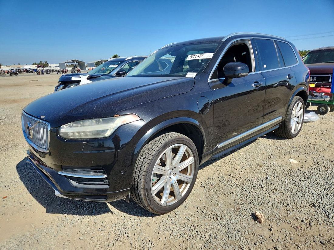 2017 VOLVO XC90