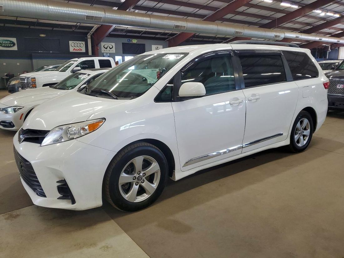 2018 TOYOTA SIENNA