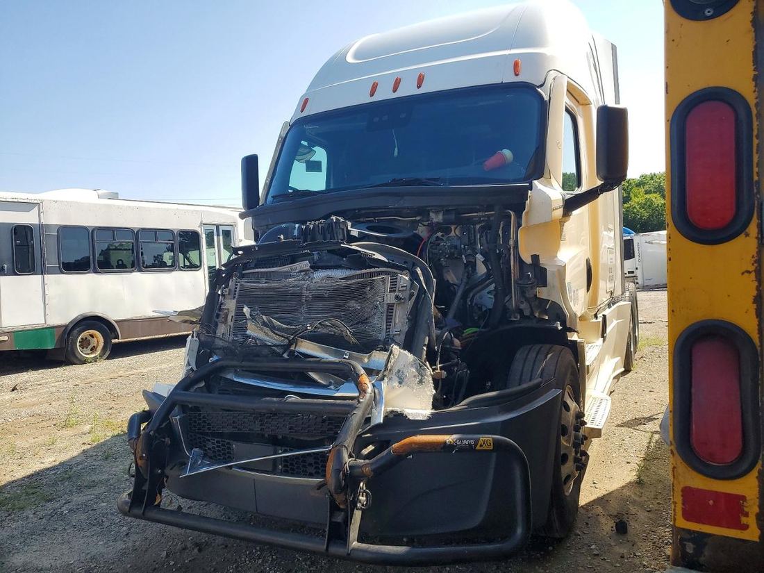 2020 FREIGHTLINER CASCADIA 116