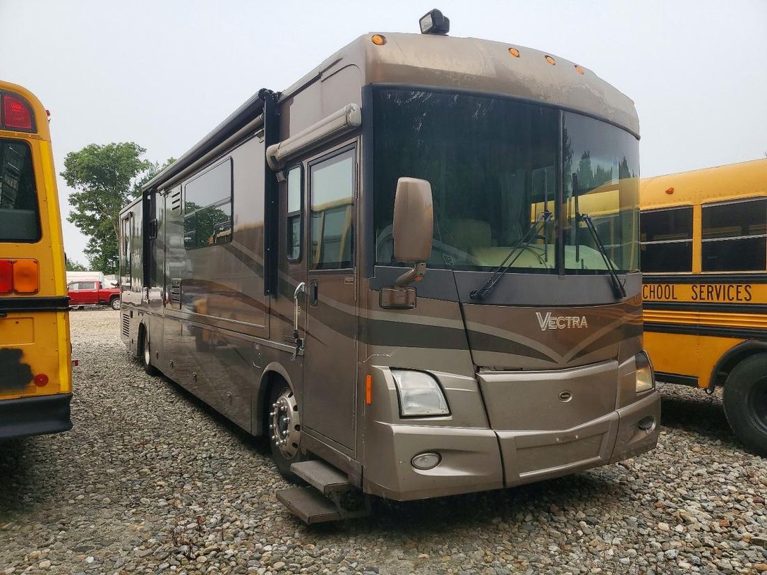 2004 FREIGHTLINER CHASSIS