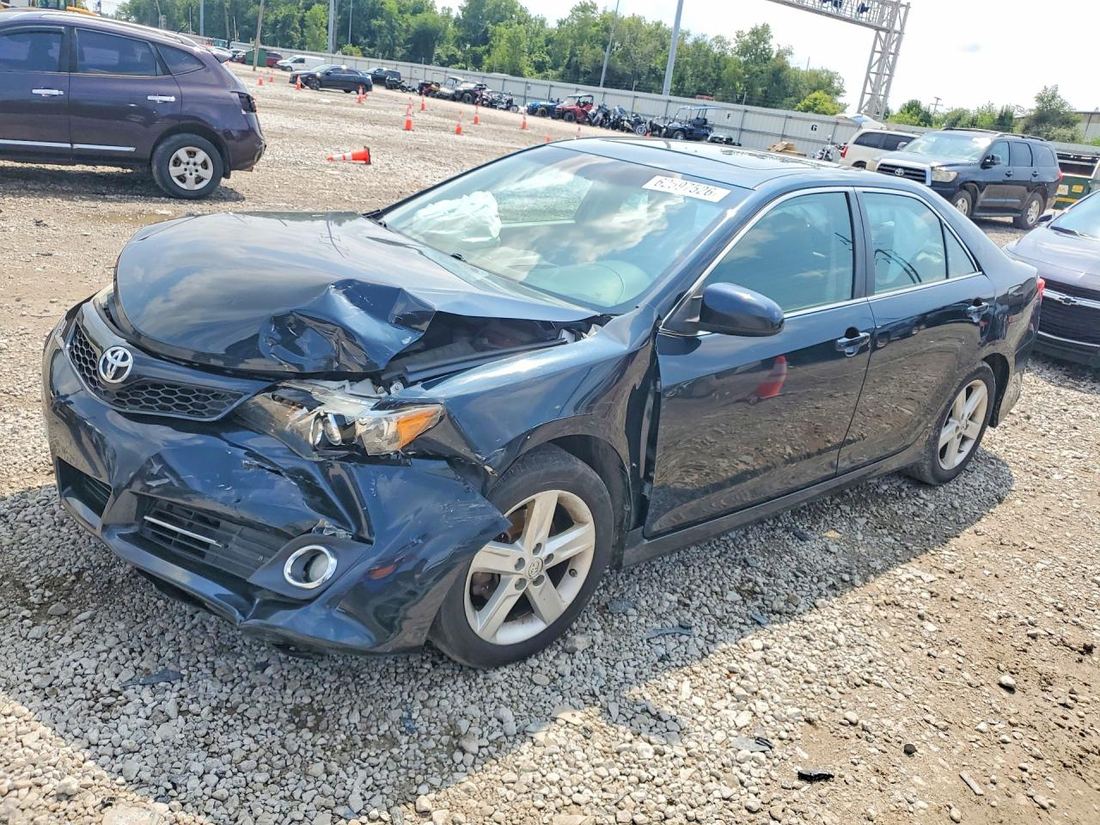 2014 TOYOTA CAMRY