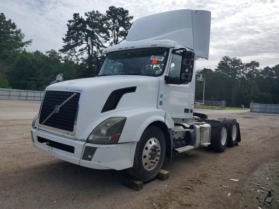 2016 VOLVO VNL
