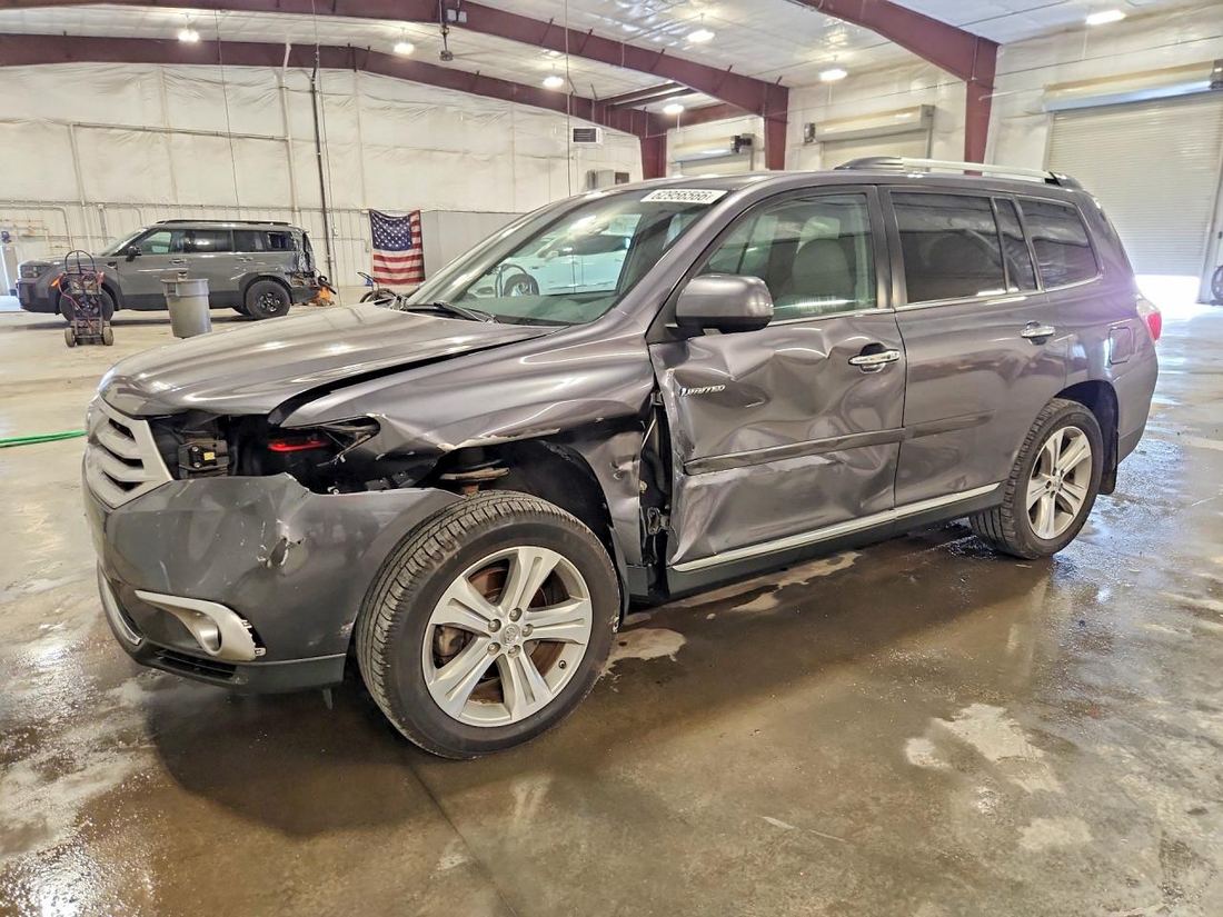 2011 TOYOTA HIGHLANDER