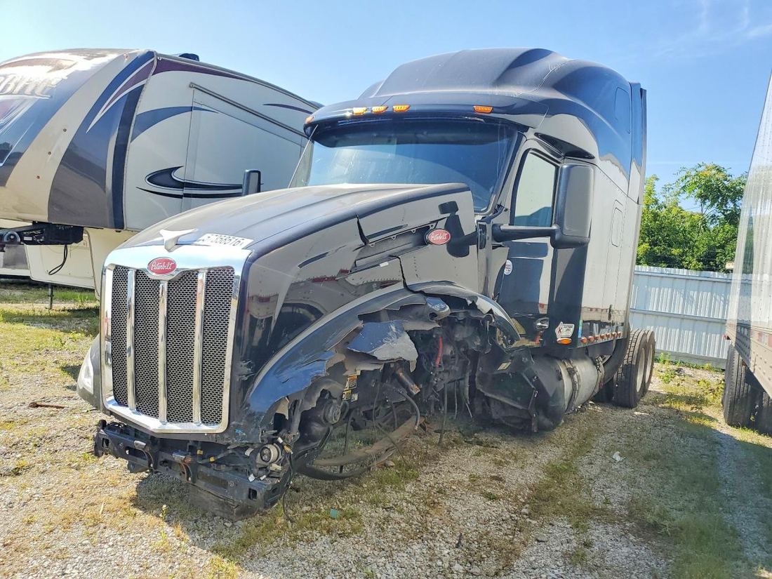 2022 PETERBILT 579