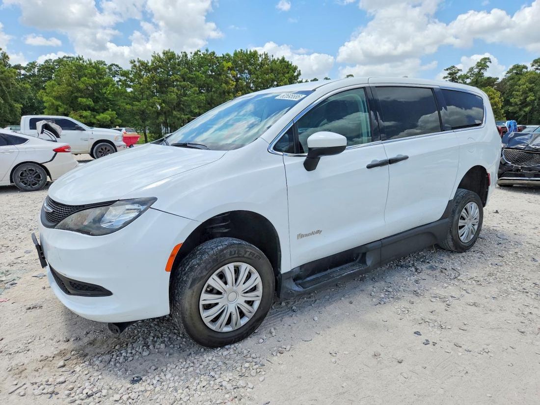 2021 CHRYSLER VOYAGER