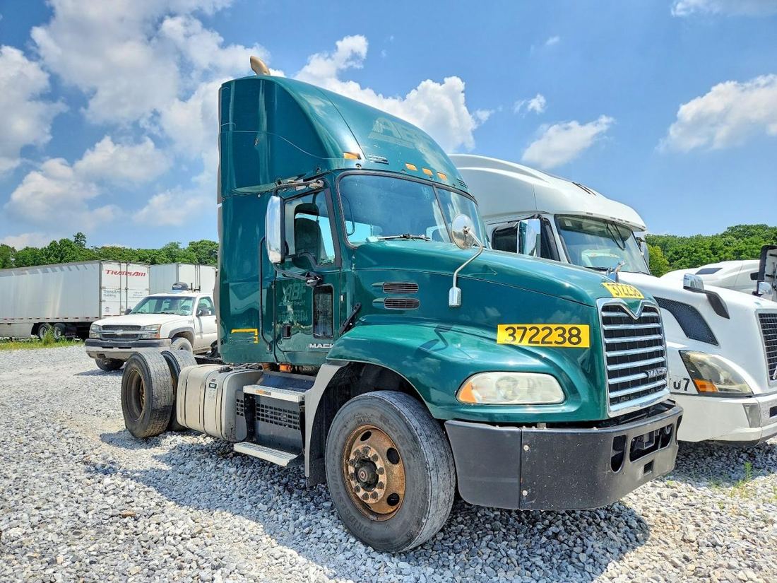 2018 MACK 600