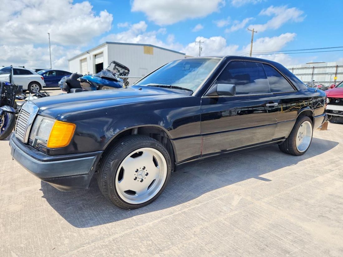 1988 MERCEDES-BENZ 300
