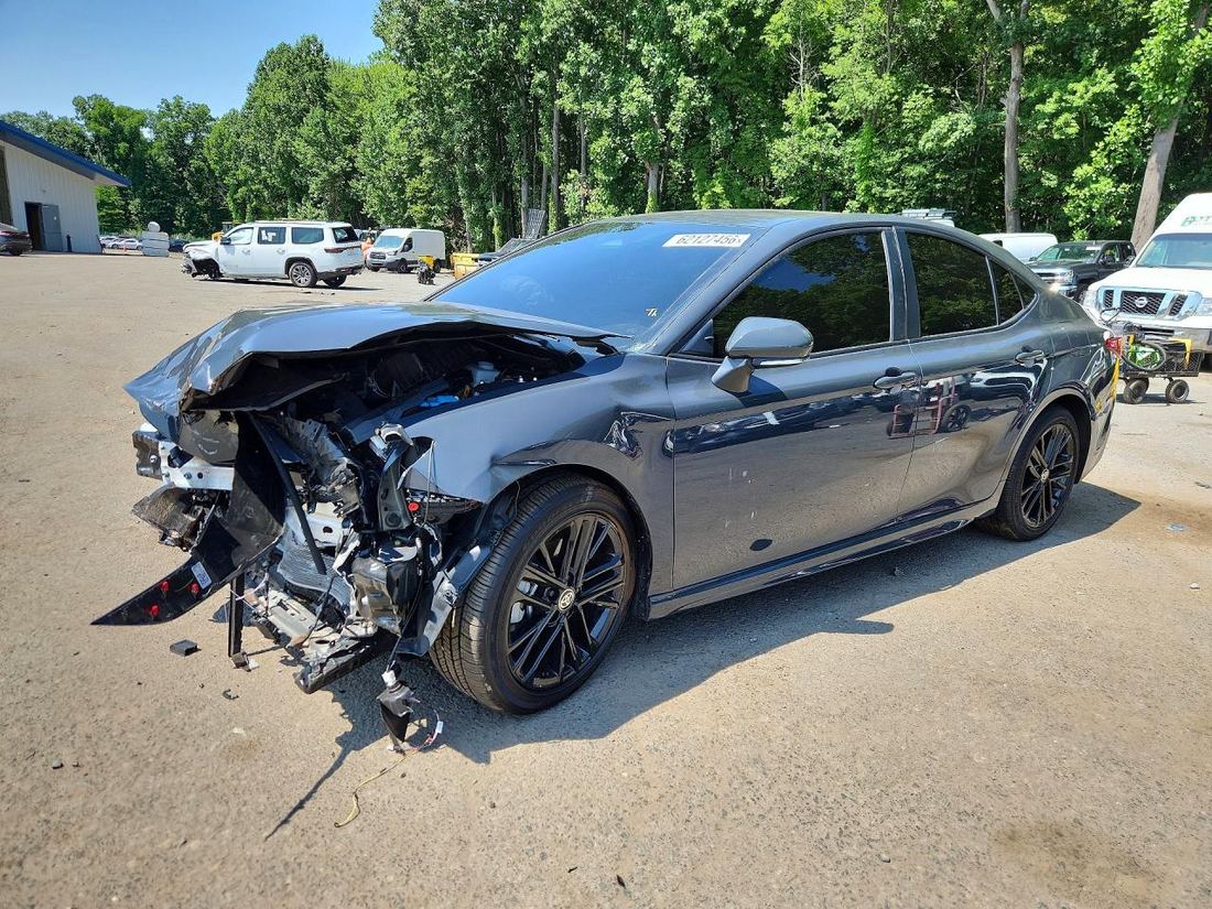 2025 TOYOTA CAMRY