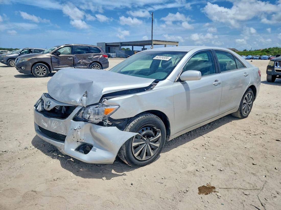 2011 TOYOTA CAMRY