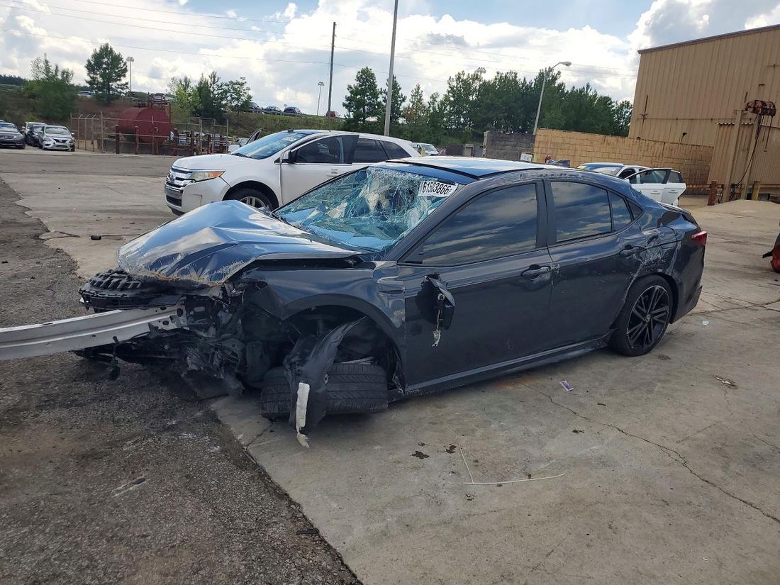 2025 TOYOTA CAMRY