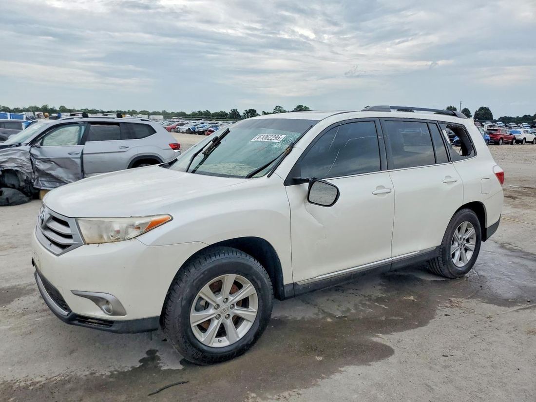 2013 TOYOTA HIGHLANDER