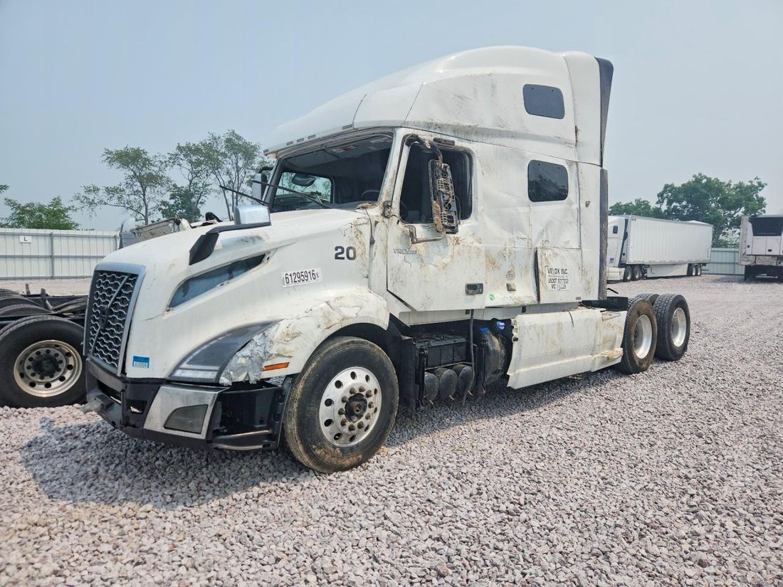 2020 VOLVO VNL