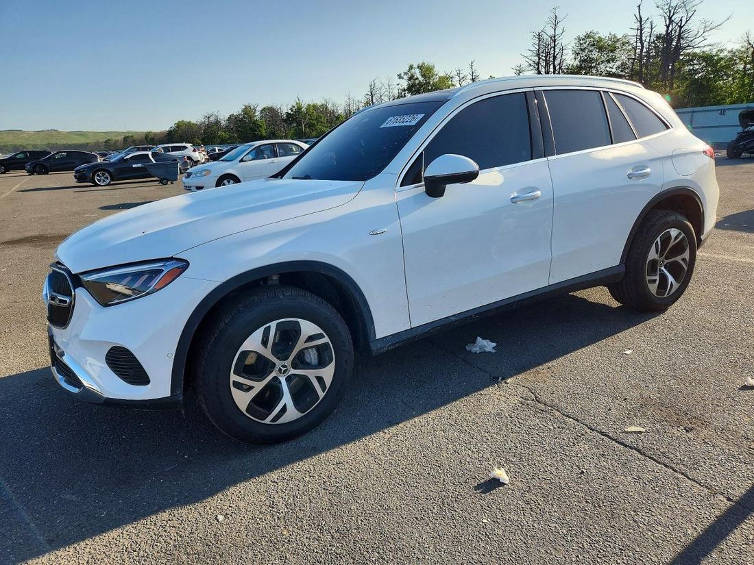 2025 MERCEDES-BENZ GLC
