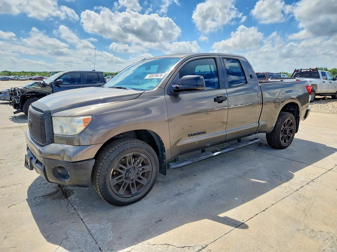 2013 TOYOTA TUNDRA