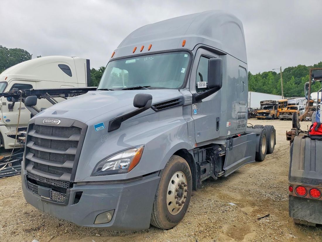 2020 FREIGHTLINER CASCADIA 126