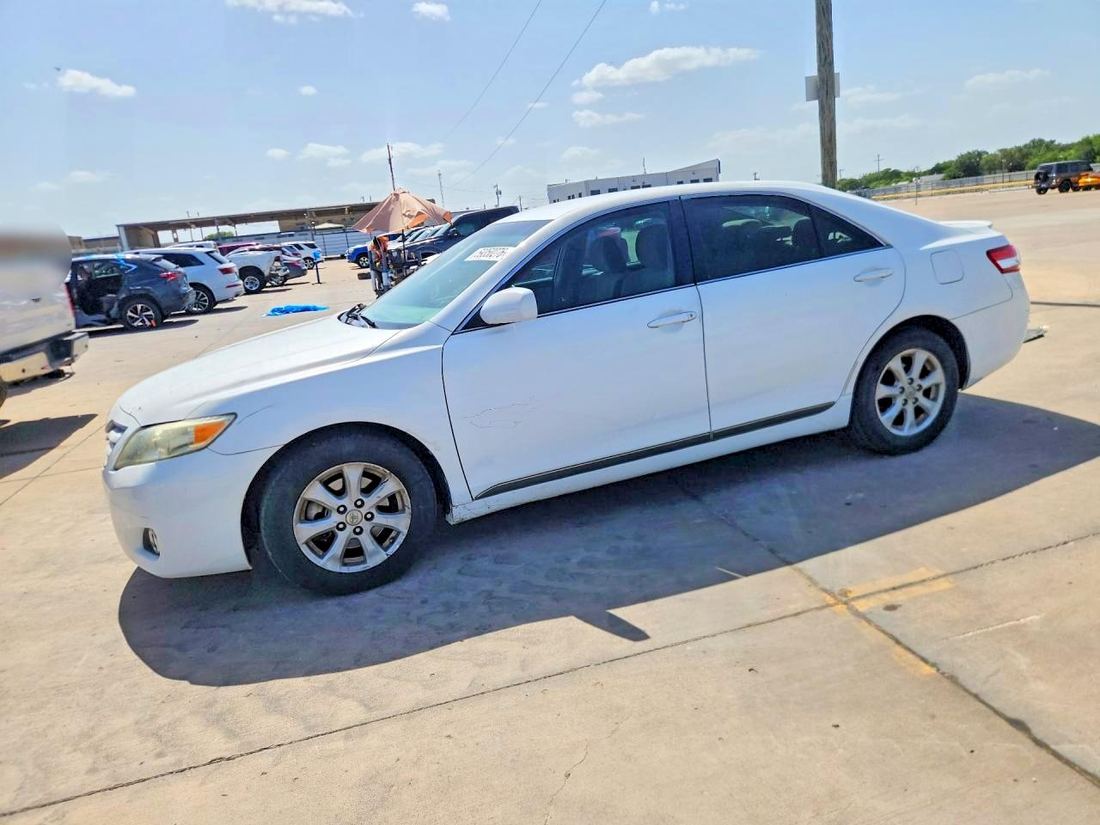 2011 TOYOTA CAMRY