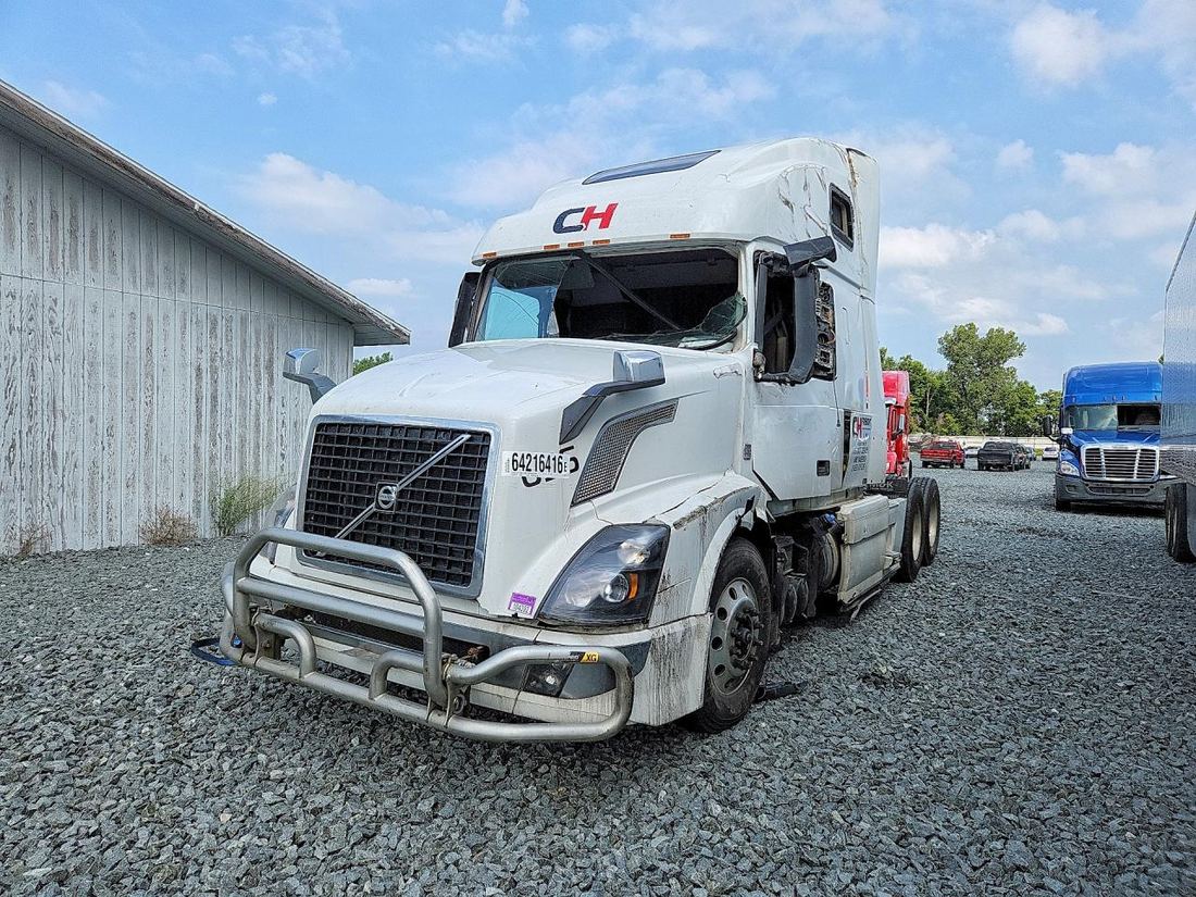 2016 VOLVO VN