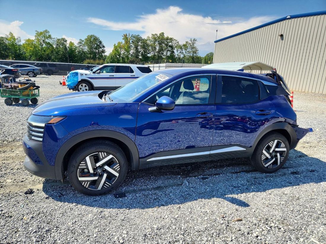 2025 NISSAN KICKS