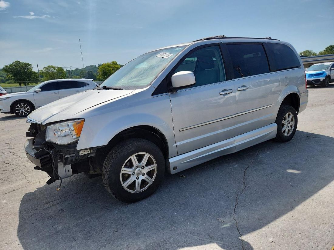 2010 CHRYSLER TOWN & COUNTRY