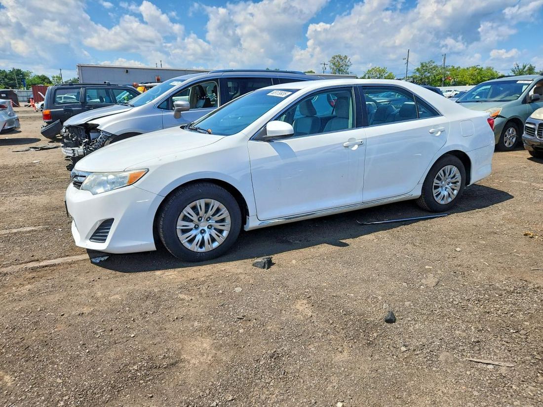 2014 TOYOTA CAMRY