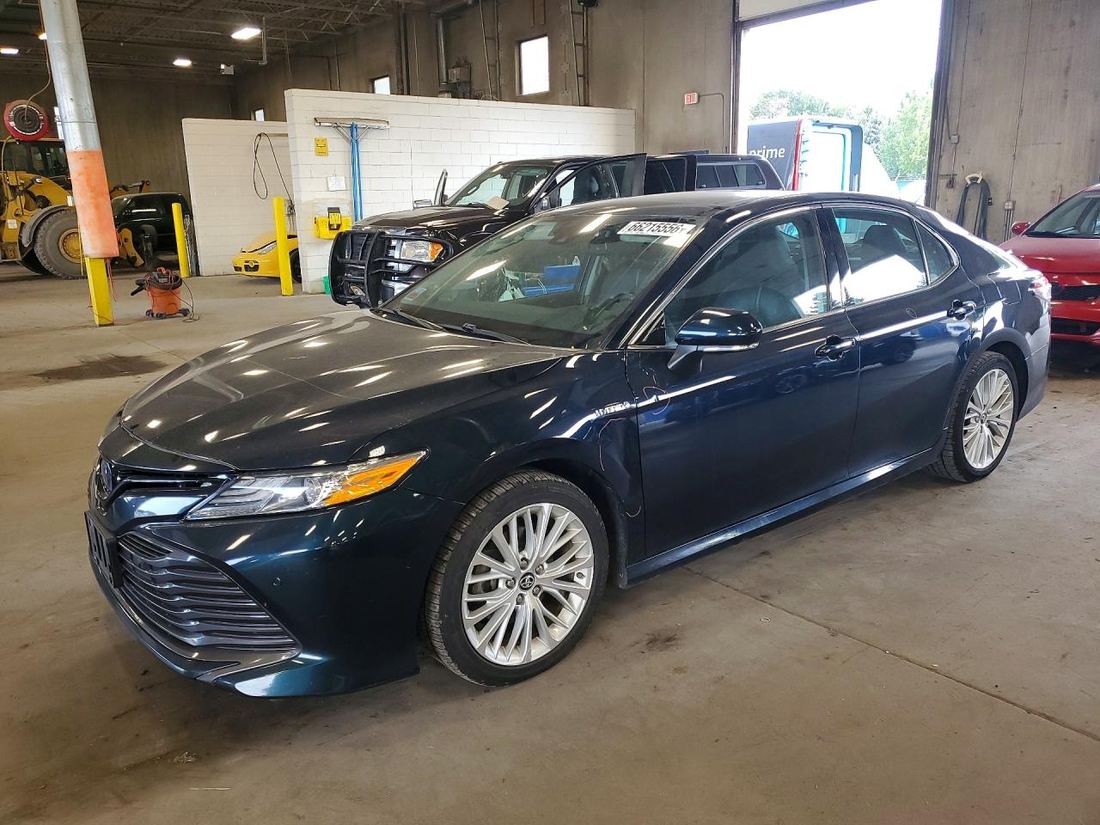 2019 TOYOTA CAMRY HYBRID