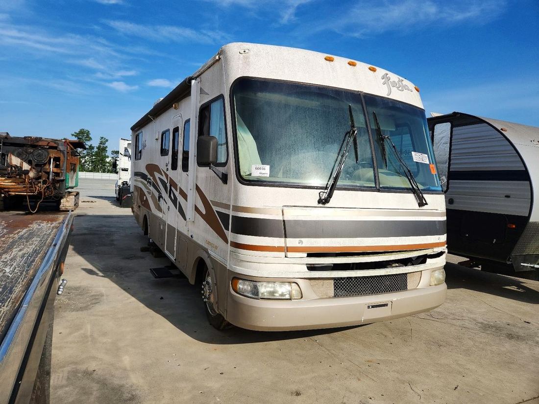 2004 FLEETWOOD MOTOR HOME