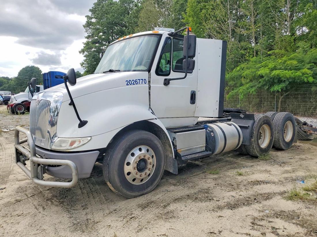 2016 INTERNATIONAL 8000