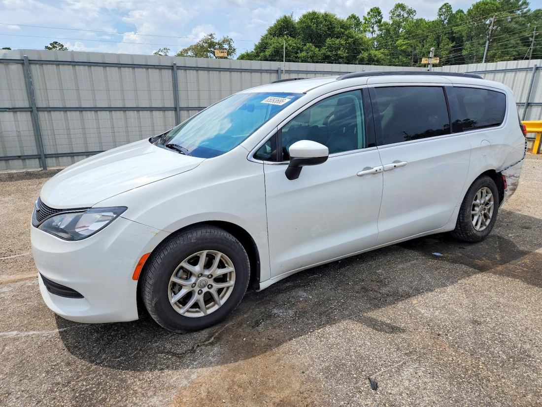 2020 CHRYSLER VOYAGER