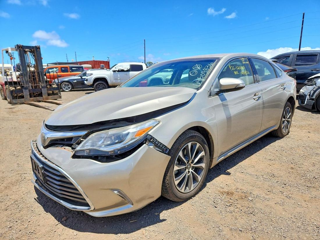 2018 TOYOTA AVALON