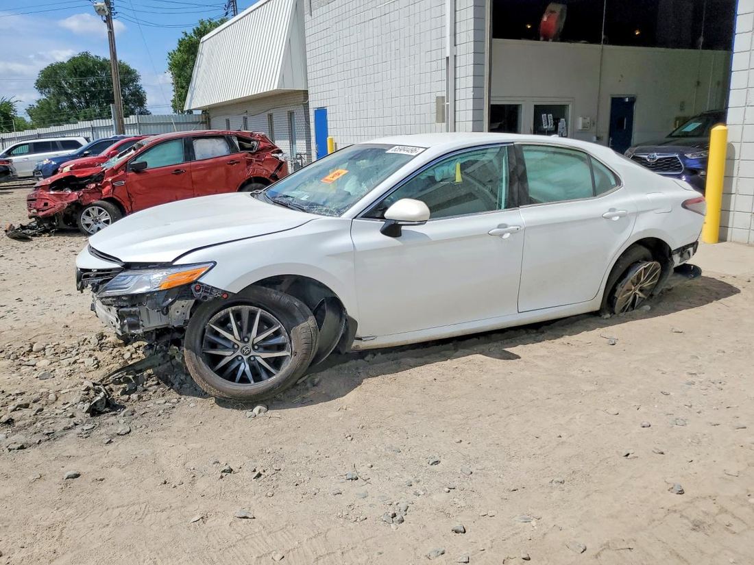 2022 TOYOTA CAMRY