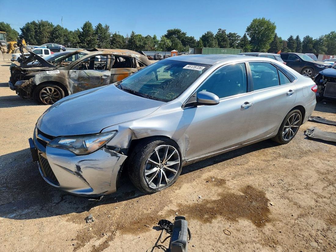 2016 TOYOTA CAMRY