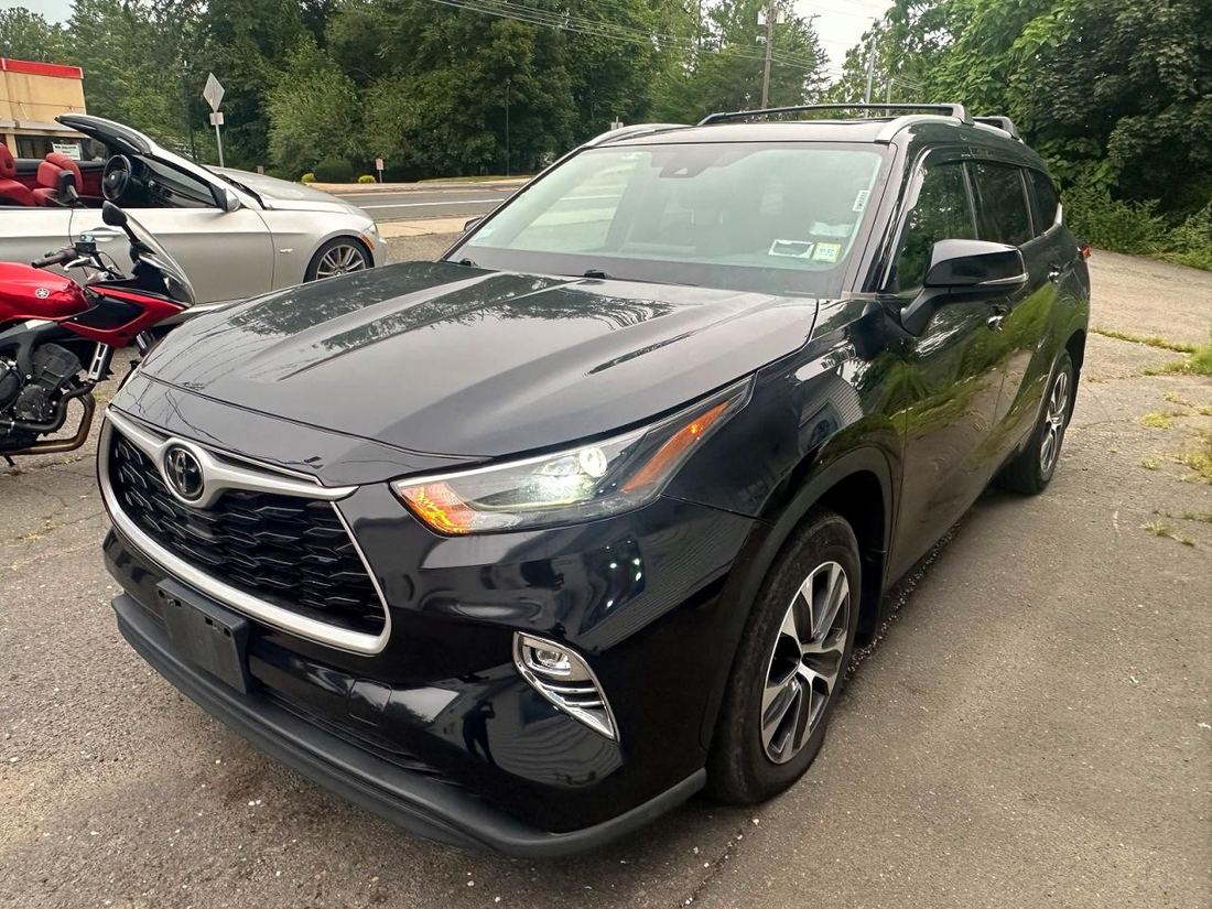 2022 TOYOTA HIGHLANDER