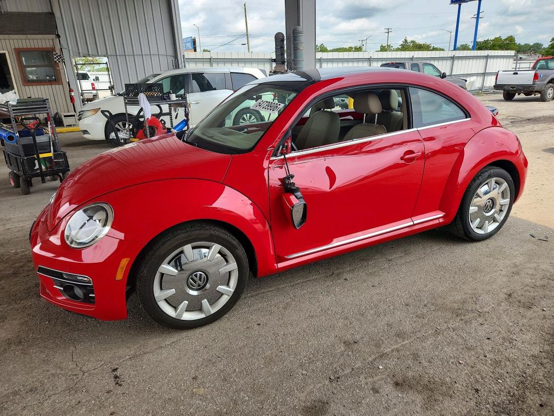 2019 VOLKSWAGEN BEETLE