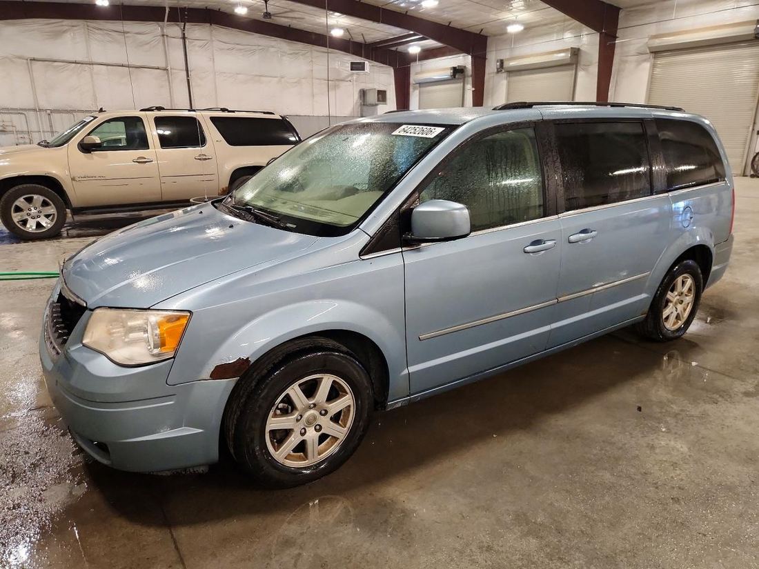 2010 CHRYSLER TOWN & COUNTRY