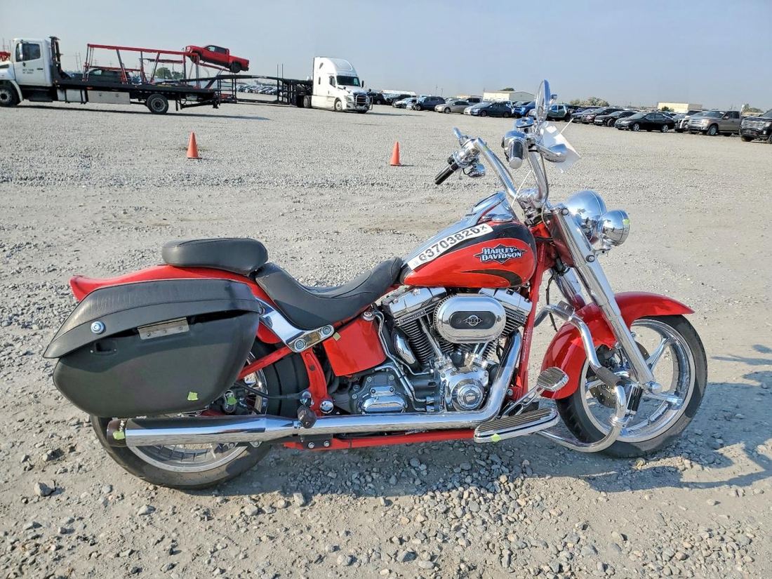 2011 HARLEY-DAVIDSON FLSTSE2