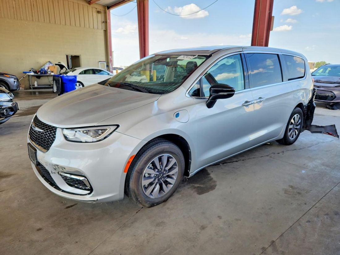 2024 CHRYSLER PACIFICA