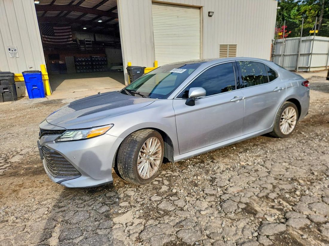 2018 TOYOTA CAMRY