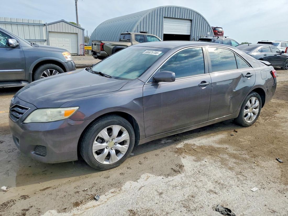 2011 TOYOTA CAMRY