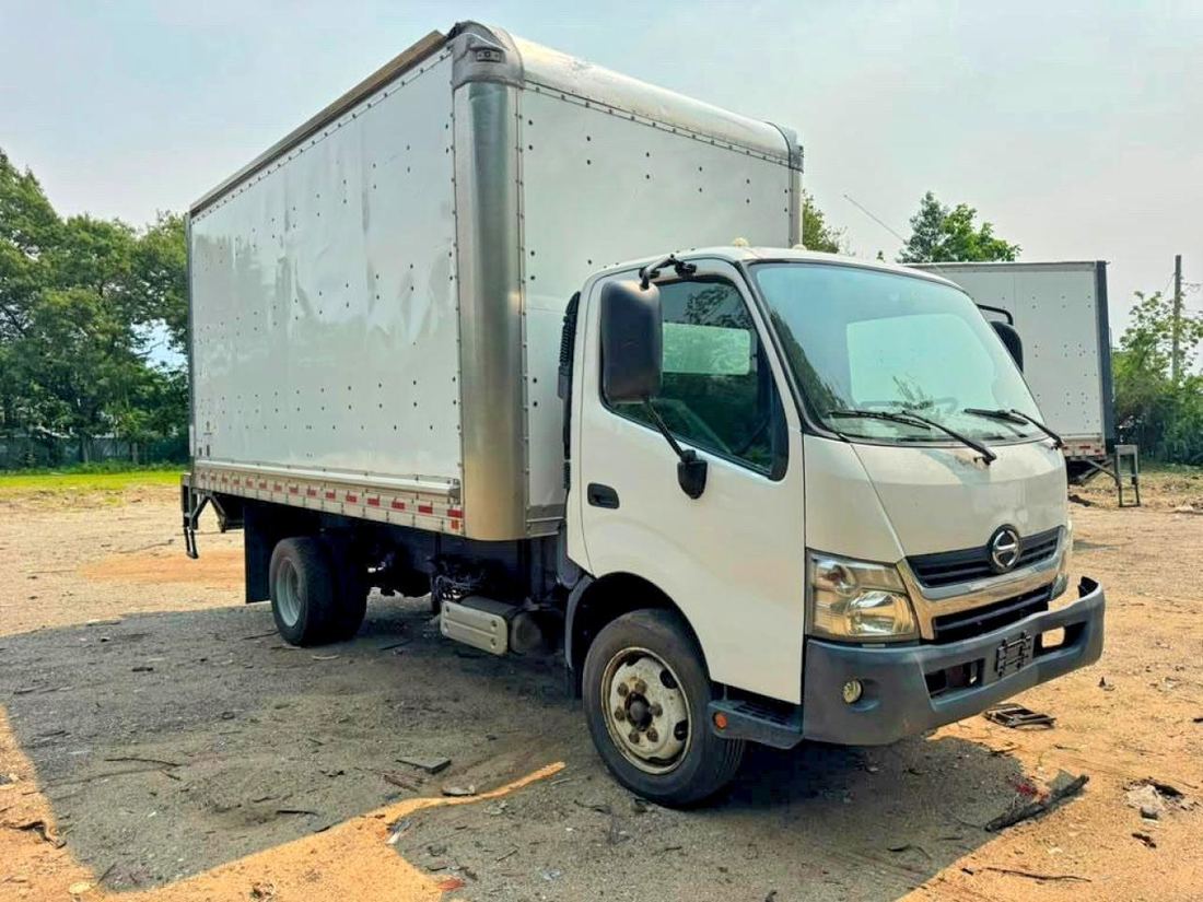 2020 HINO 195