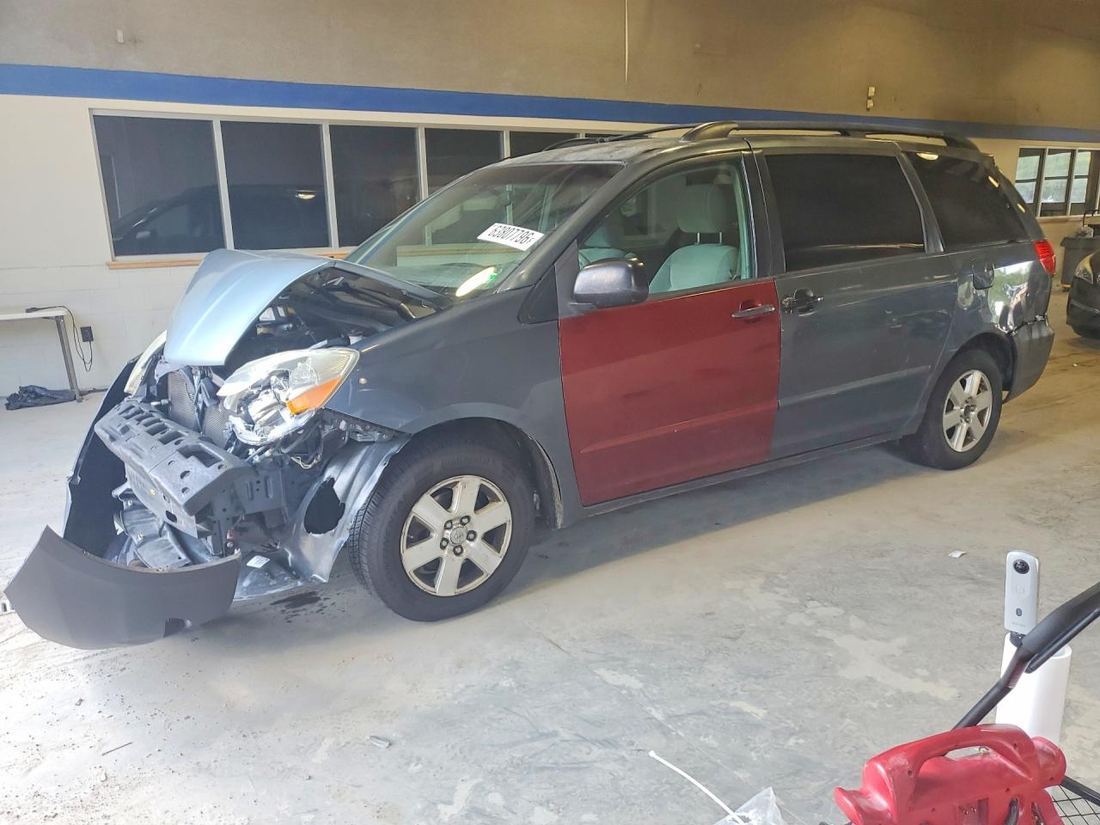 2009 TOYOTA SIENNA