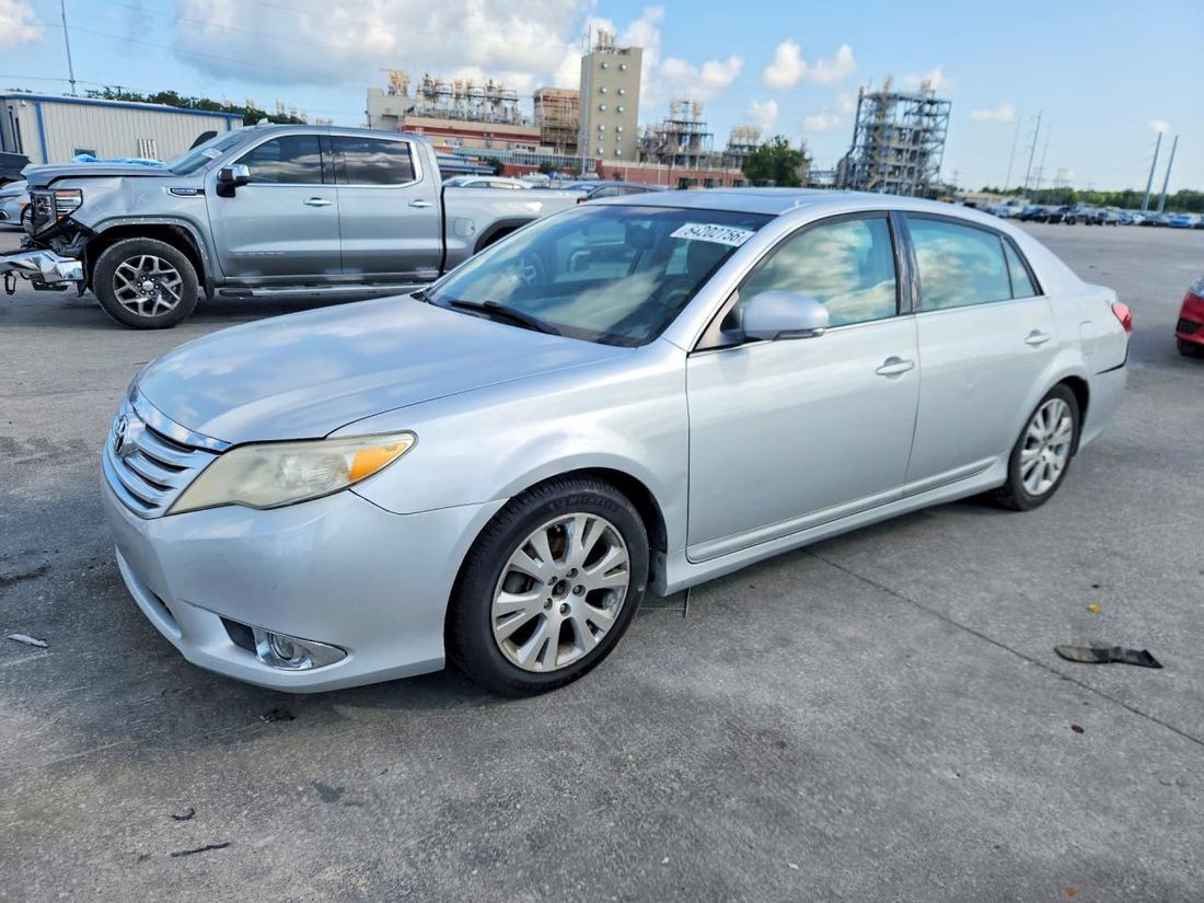 2012 TOYOTA AVALON