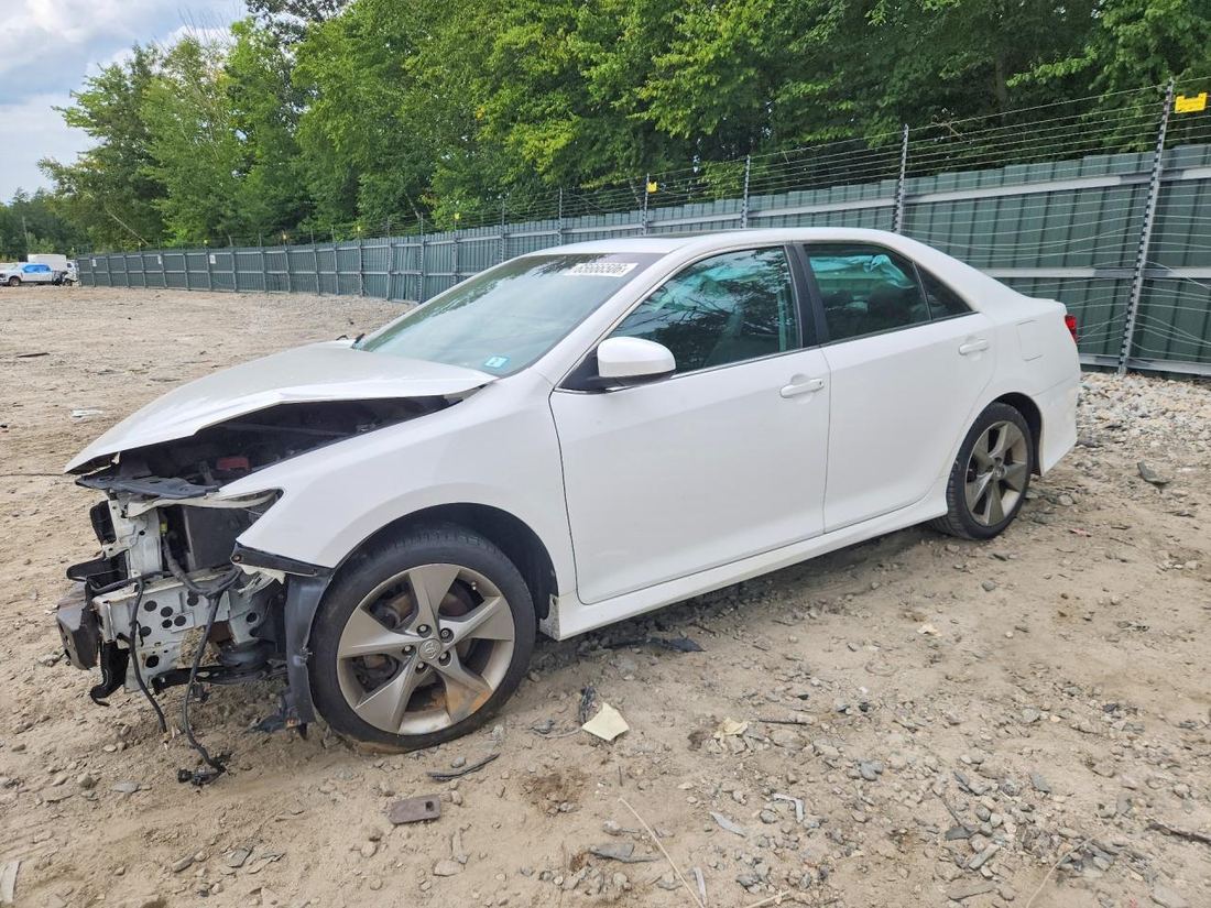 2014 TOYOTA CAMRY