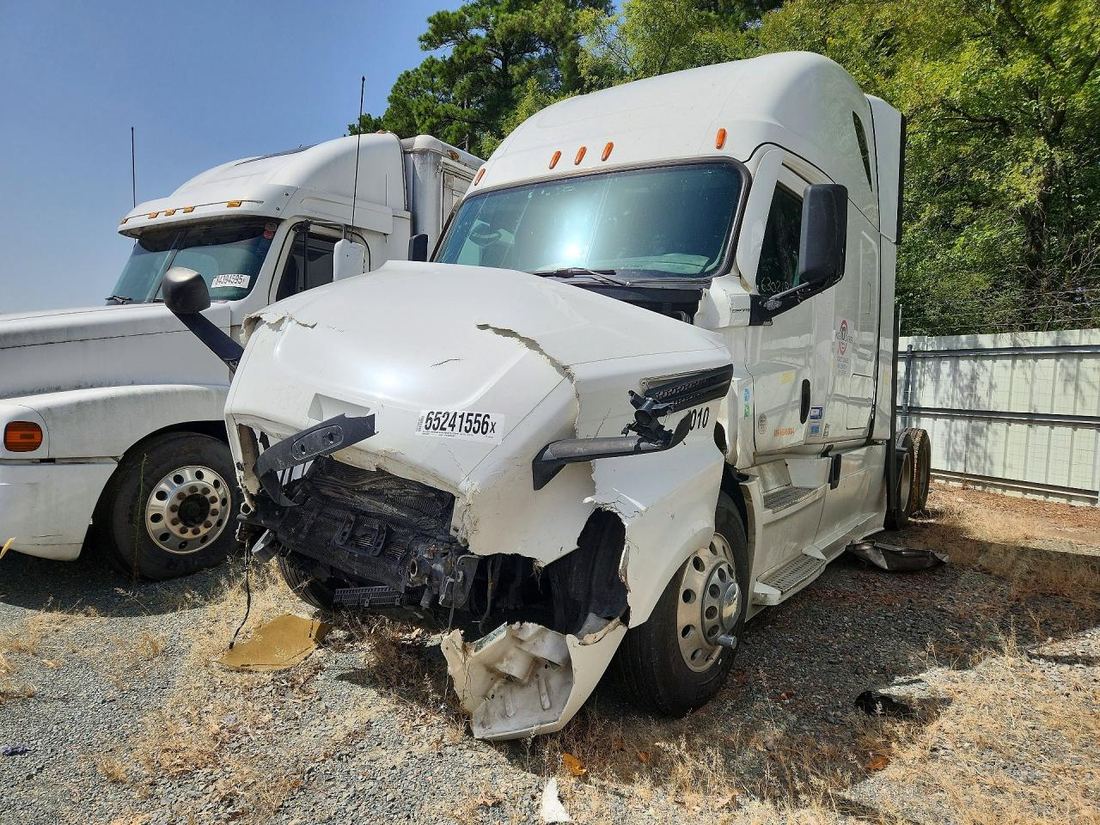 2021 FREIGHTLINER CASCADIA 126